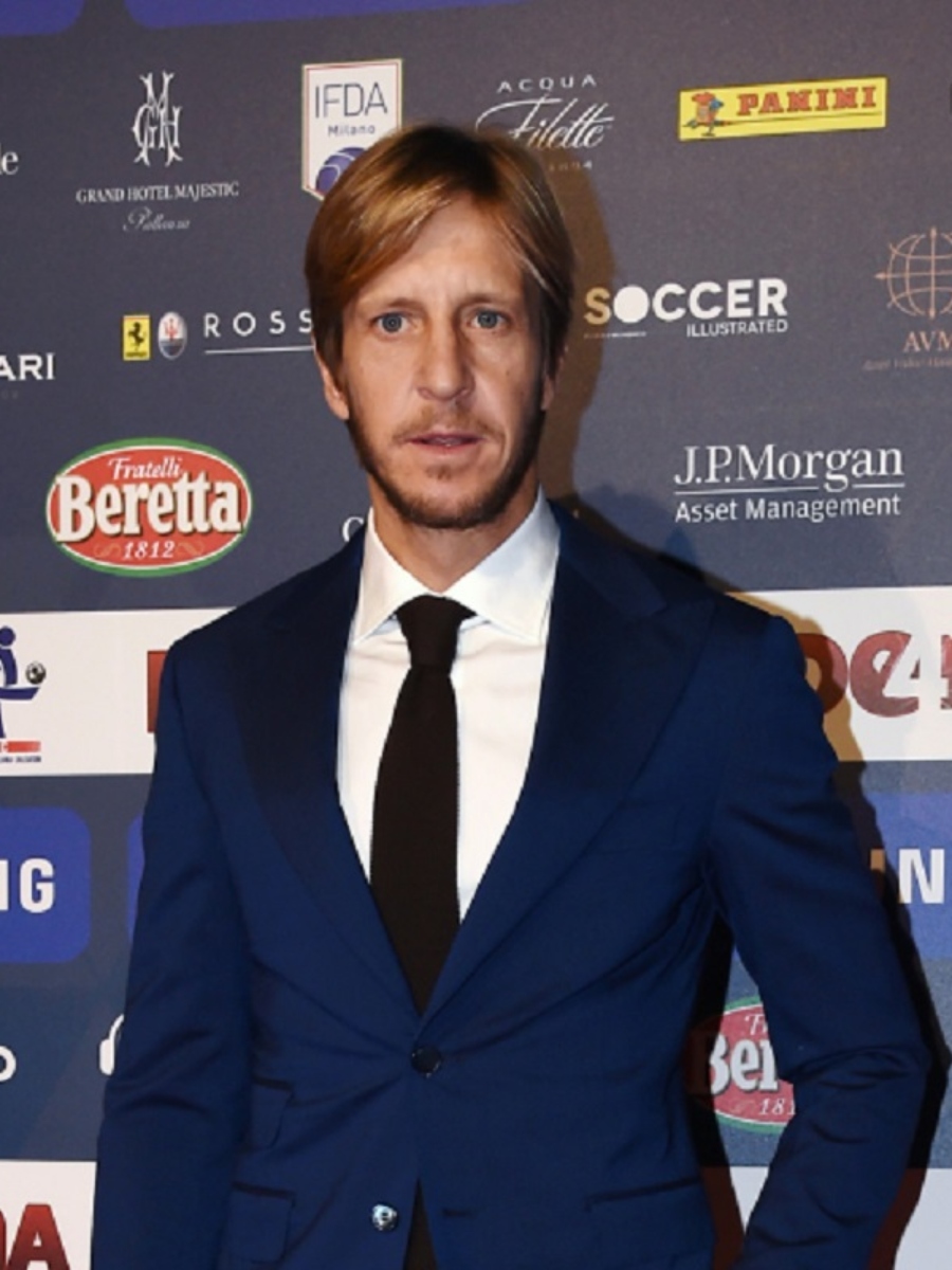 Massimo Ambrosini Morta La Mamma Grave Lutto