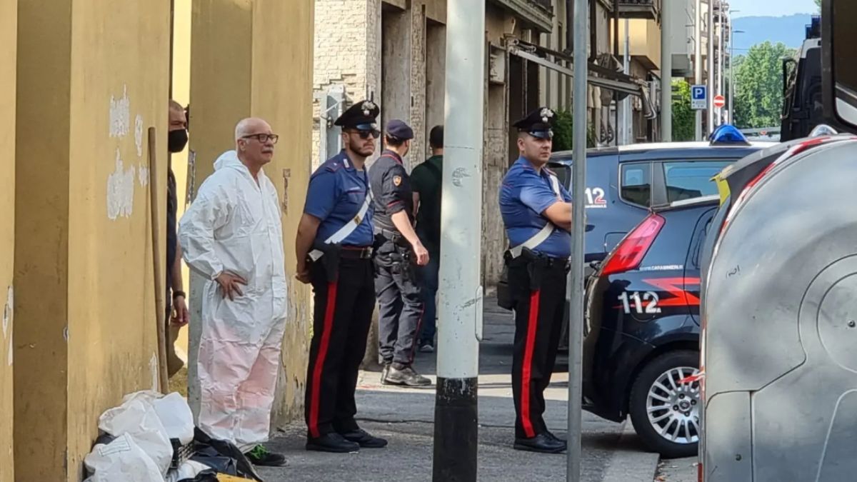 Bimba Scomparsa A Firenze Trovati Un Cellulare E Una Telecamera All Astor