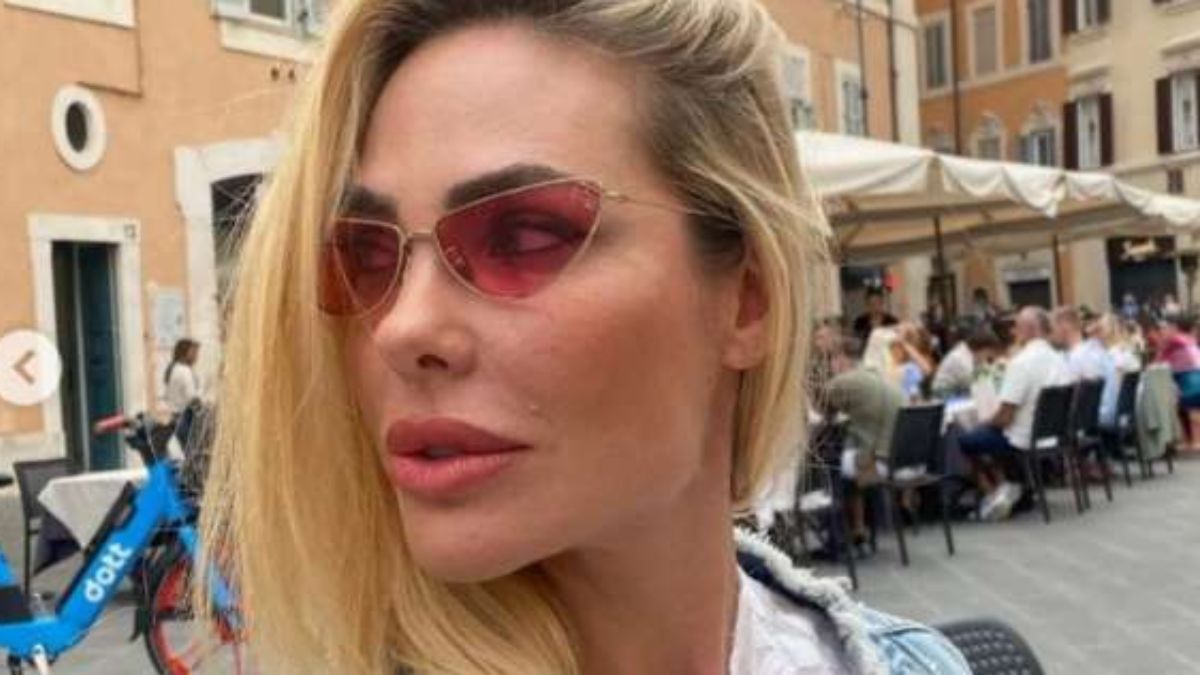 Ilary Blasi è dall oculista la frecciatina a Totti e Noemi