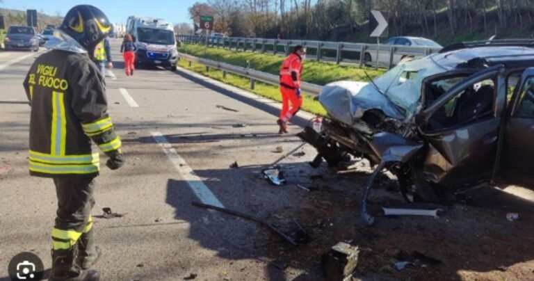 Incidente Tra Modica E Pozzallo Intera Famiglia Coinvolta Un Morto E