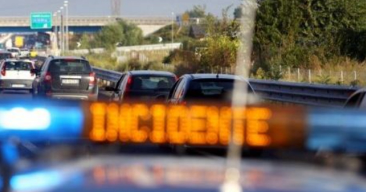 Inferno In Autostrada Schianto Mortale Tra Camion E Auto Sull A