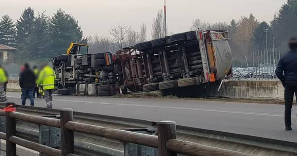 Inferno In Autostrada, Il Tir Si Ribalta Provocando Una Tragedia ...