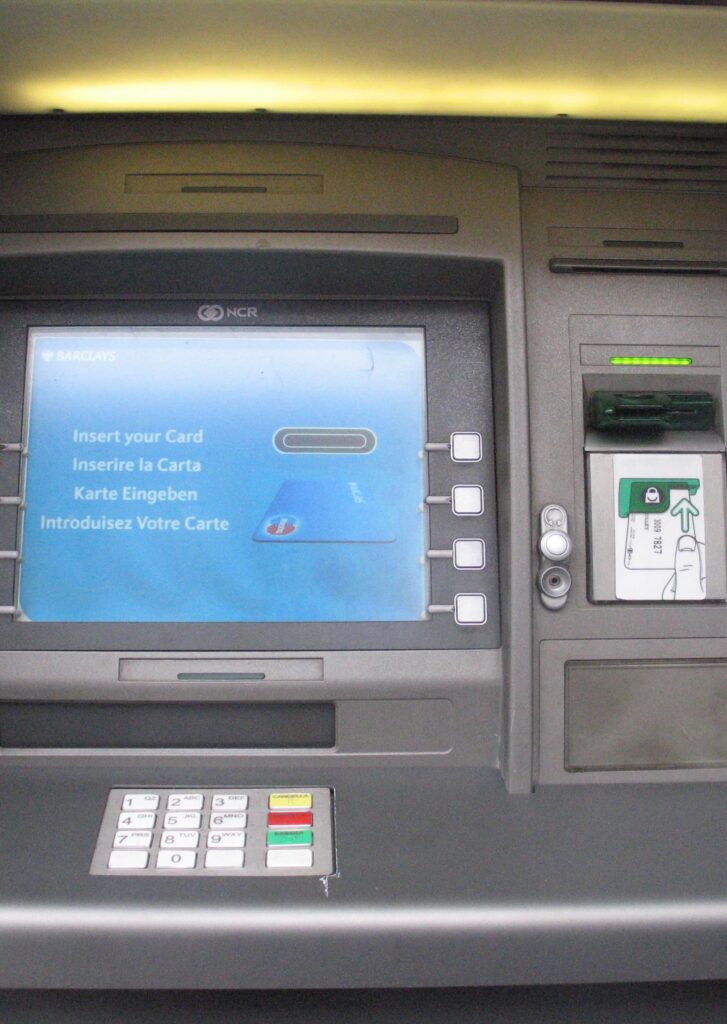 Банкоматы береке. Дисплей банкомата. Монитор банкомата. Окно банкомата. Экран банковских банкоматов.
