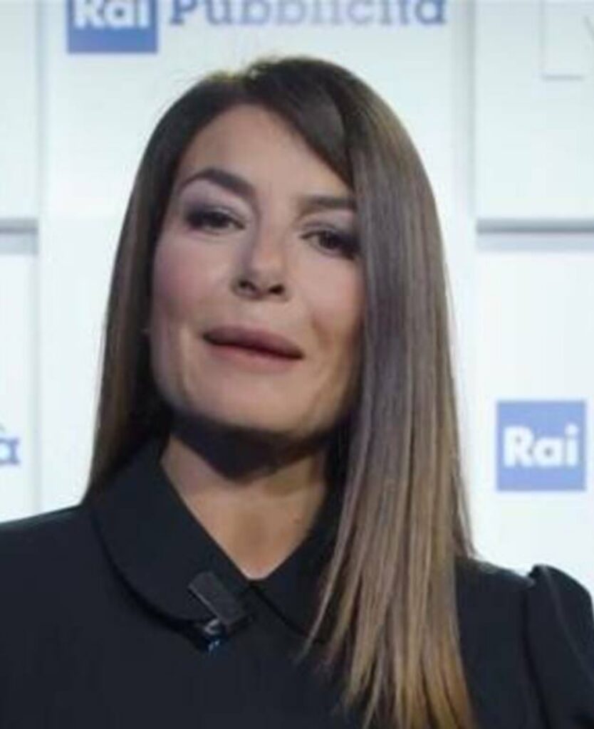 Che c'è di nuovo Ilaria d'Amico flop