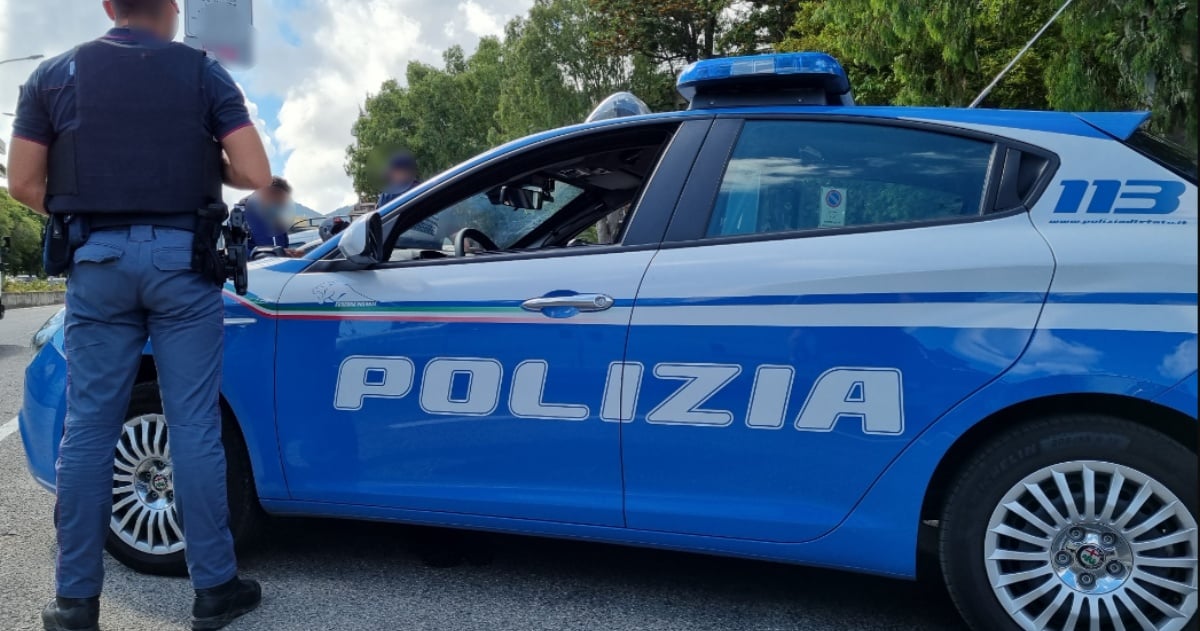 Aosta, bimbo di 4 anni abbandonato in auto: denunciati i genitori 