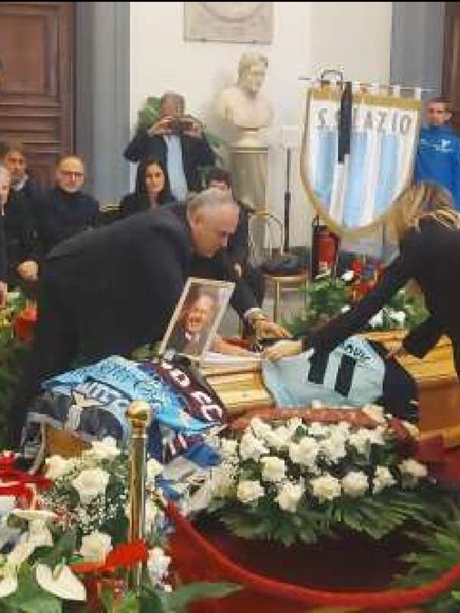 Funerali Di Sinisa Mihajlovic, 2mila Tifosi Per Dare L'ultimo Saluto