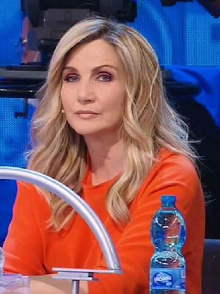 Amici, Lorella Cuccarini verso l'addio al talent? L'indiscrezione