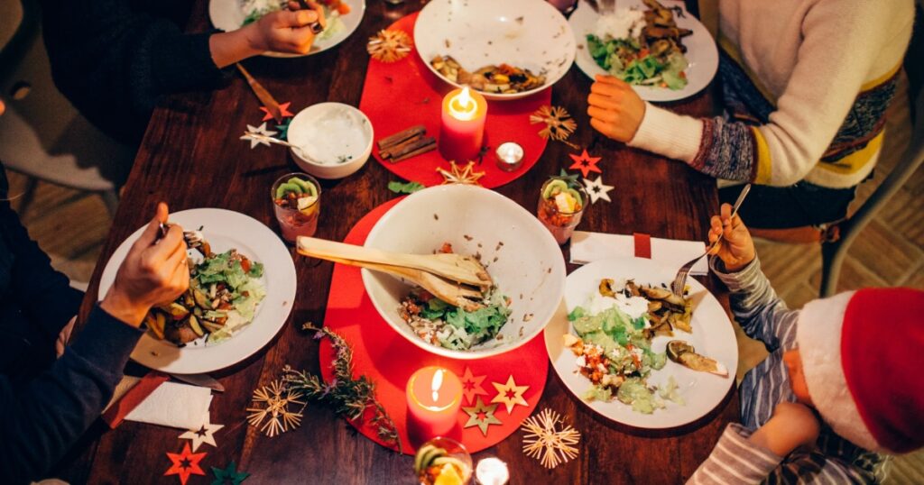 nonna fa pagare pranzo di natale alla famiglia