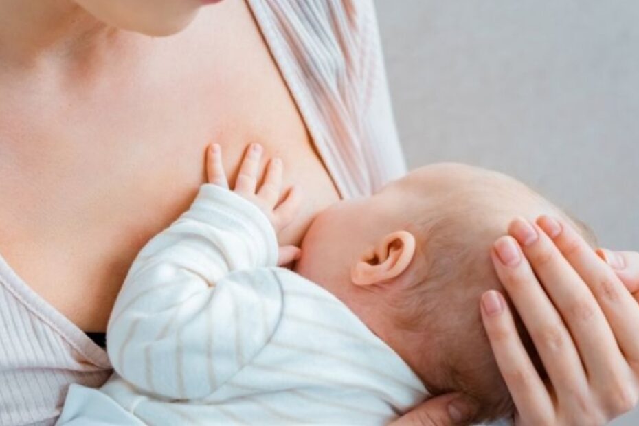 Mamma si addormenta mentre allatta: poi la tragedia