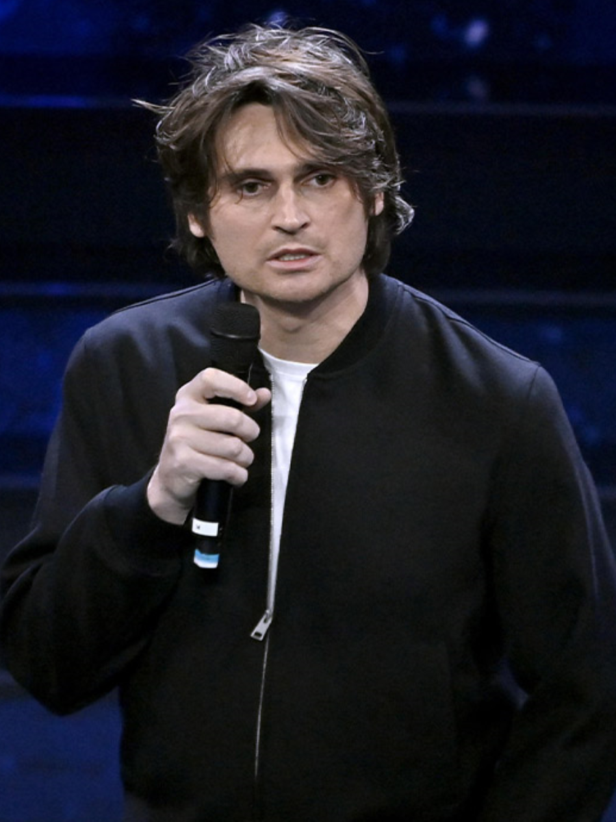 Sanremo 2023, Angelo Duro in mutande lo spettacolo choc