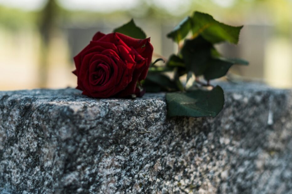 Muore 90 anni figli non pagano funerale