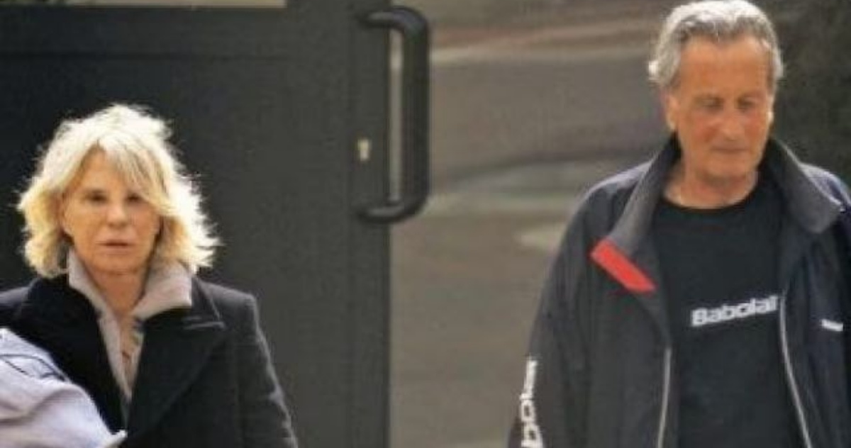 Maria De Filippi fotografata insieme a suo fratello ecco chi è Maria De Filippi fotografata insieme a suo fratello ecco chi è
