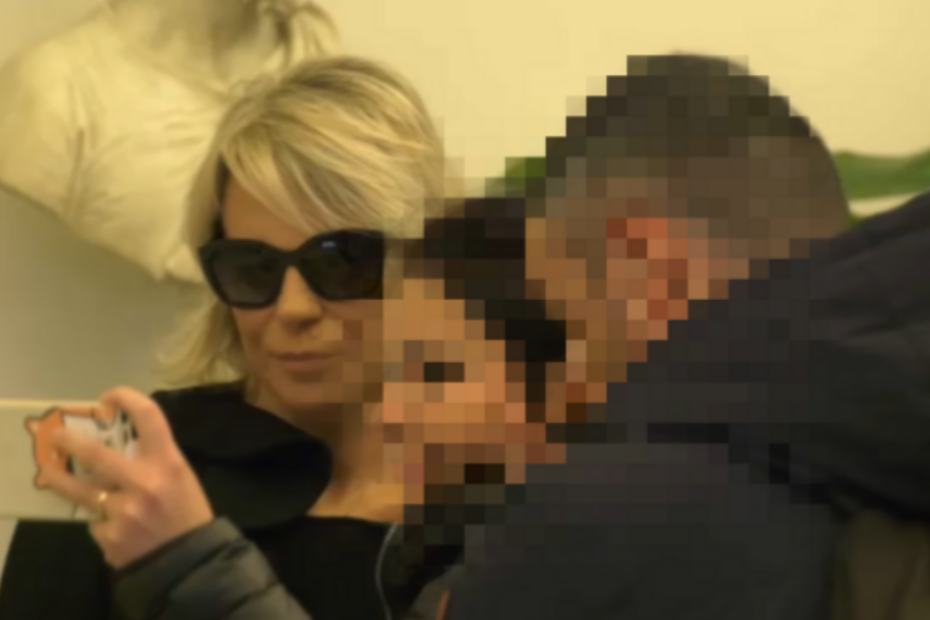 Selfie con Maria De Filippi autore sparito