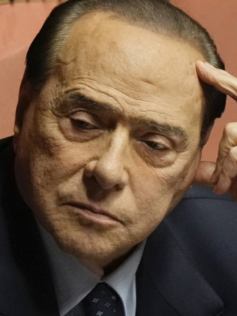 Silvio Berlusconi non è morto: la bufala dopo il suo ricovero