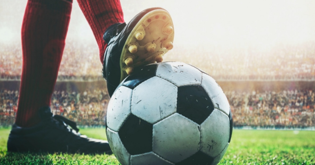 Il noto calciatore dopo il coming out sgancia una “bomba” sul mondo del calcio