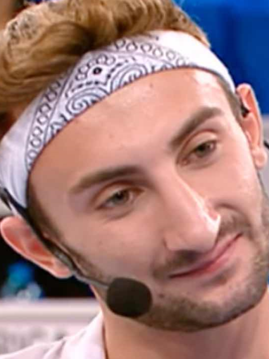 Amici 22, chi è l'eliminato della quinta puntata? Il gesto di Angelina, interviene Maria