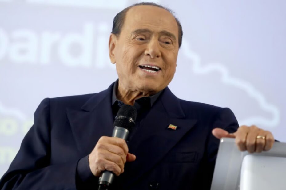 Silvio Berlusconi rompe silenzio ospedale