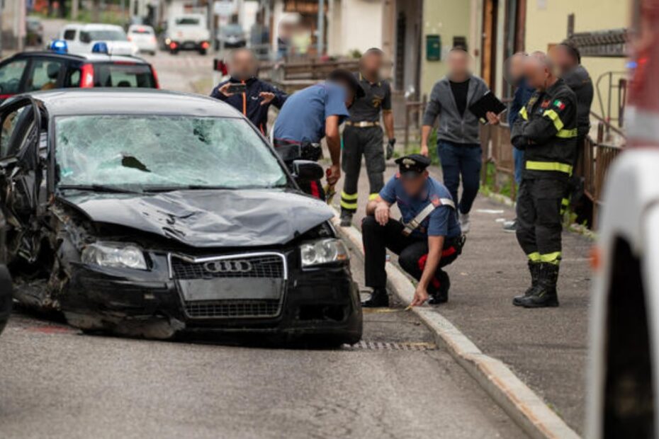 Incidnete a Cadore famiglia travolta da un'auto