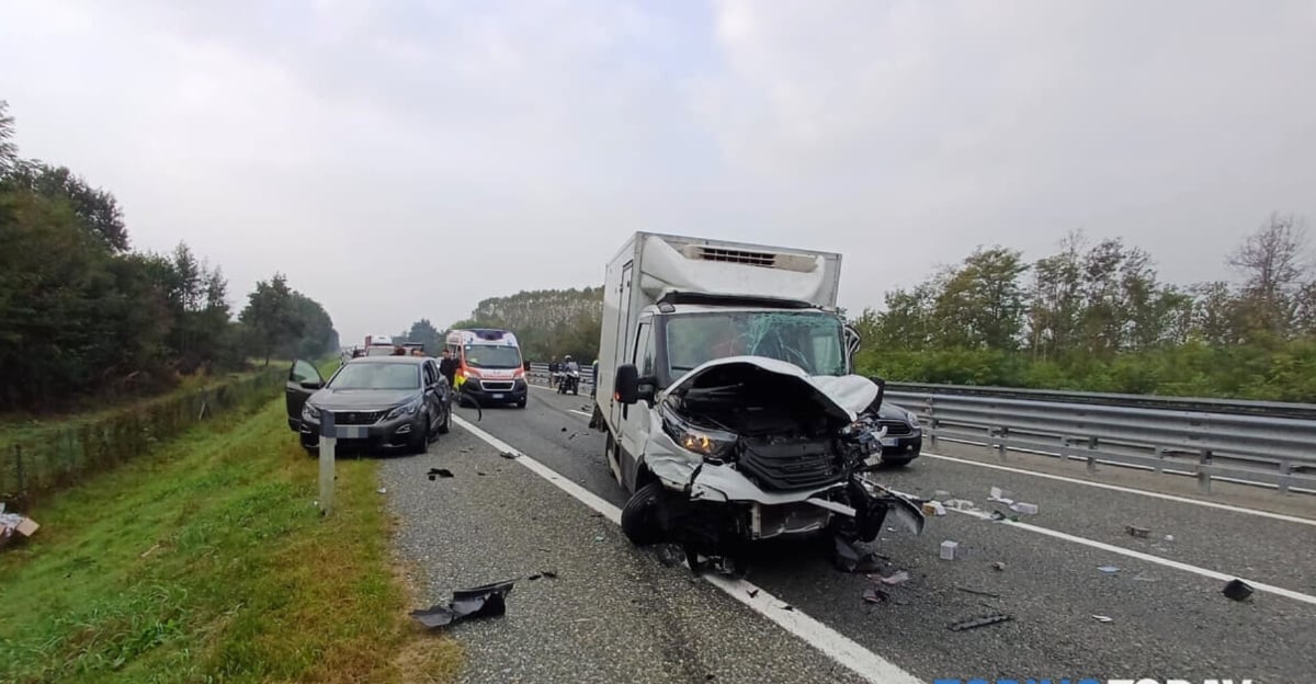 Incidente Sull'autostrada A4 Torino-Aosta, Coinvolti Diversi Mezzi