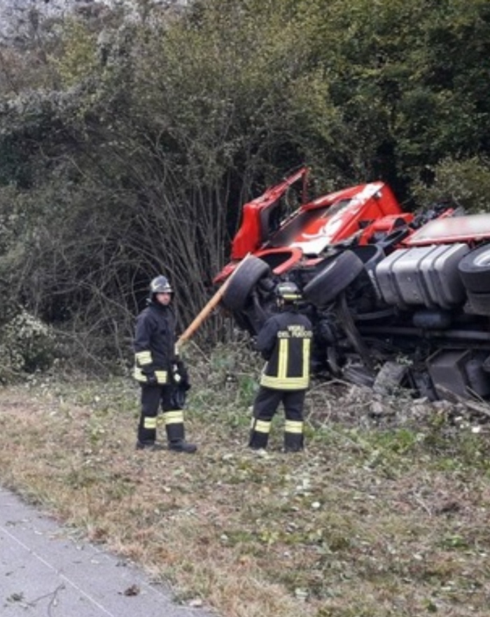 tragico incidente in tir