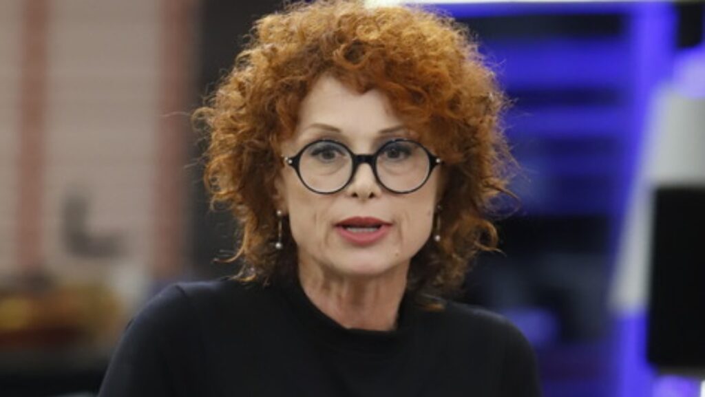 "GF 2023", Beatrice Luzzi senza freni su Arnold e Vittorio: è caos