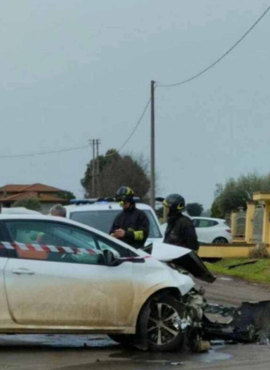 scontro tra due auto