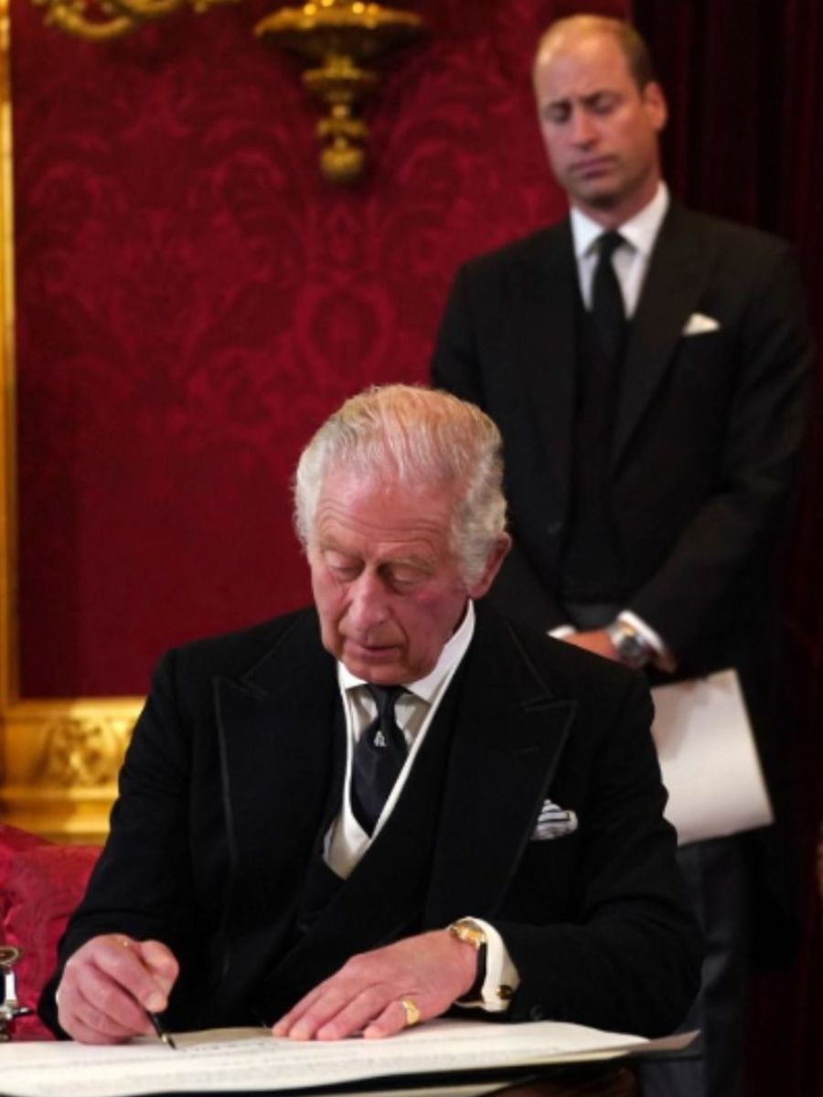 Re Carlo, come sta: il comunicato da Buckingham Palace