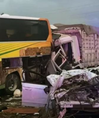 Turchia, autobus esce dalla corsia e si schianta