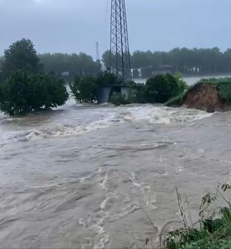 Padova, esonda il fiume Muson dei Sassi