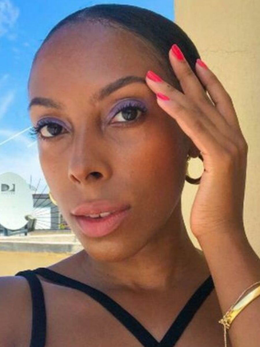 Alexandra lavora come modella di mani: 30mila euro all'anno guadagno