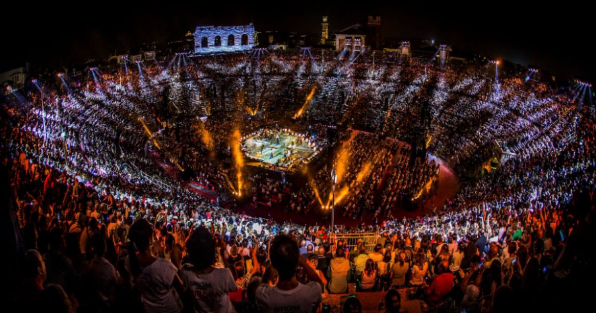 Arena di Verona, il concerto con Vecchioni finisce in lacrime: cos’è successo (VIDEO)