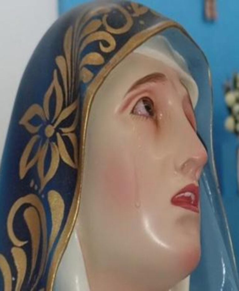 Messico, statua della Vergine Maria piange lacrime di sangue