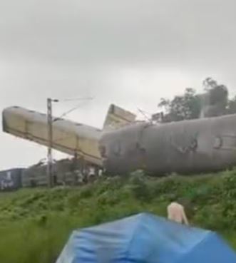 Scontro tra treni in India