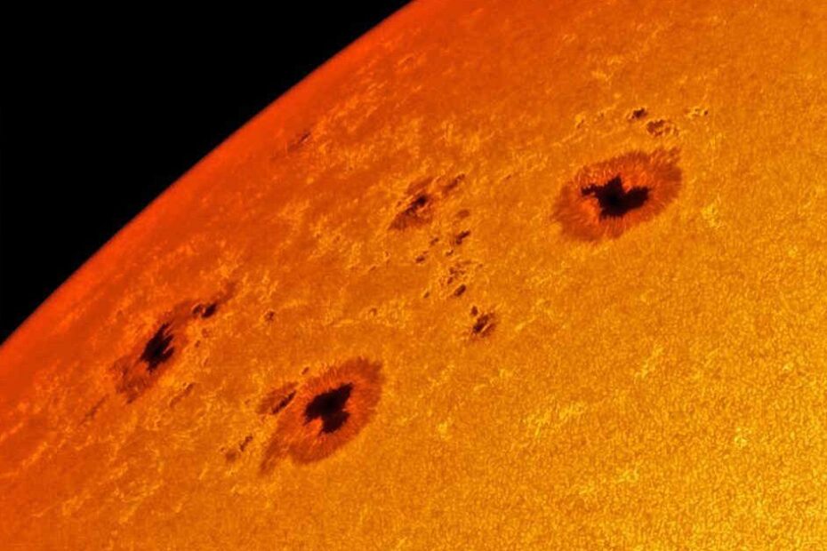 macchia solare contro la terra