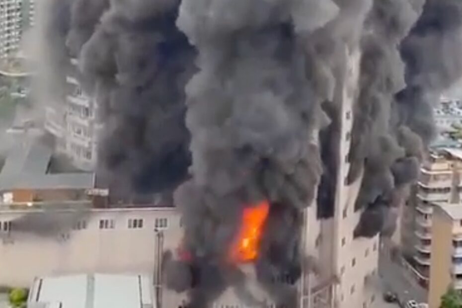 incendio al centro commerciale