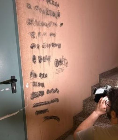 ultime notizie sul delitto di Pierina Paganelli, spuntano scritte choc sul muro