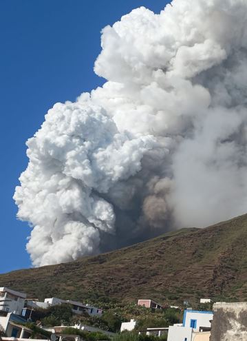 Stromboli, allerta rossa