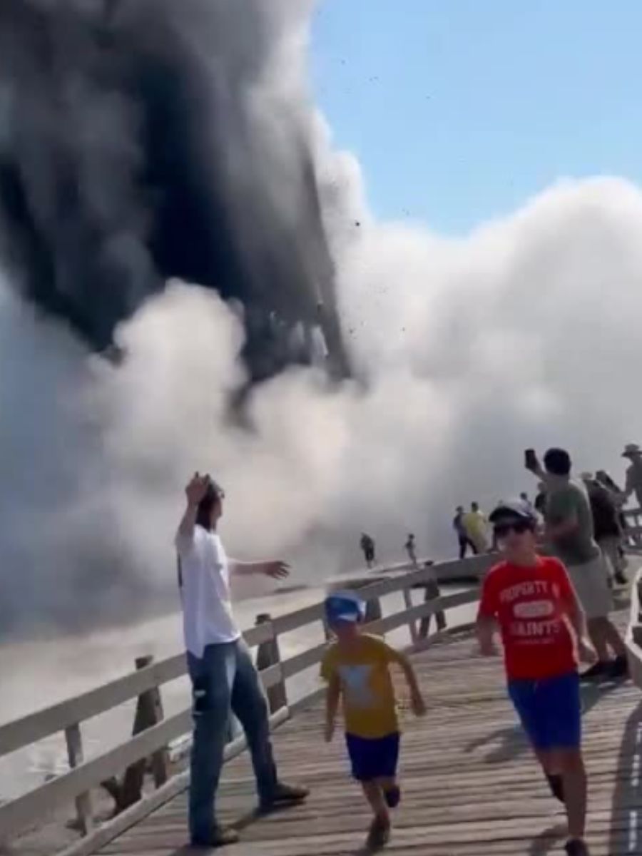 Esplosione al parco termale di Yellowstone: turisti in fuga (VIDEO)