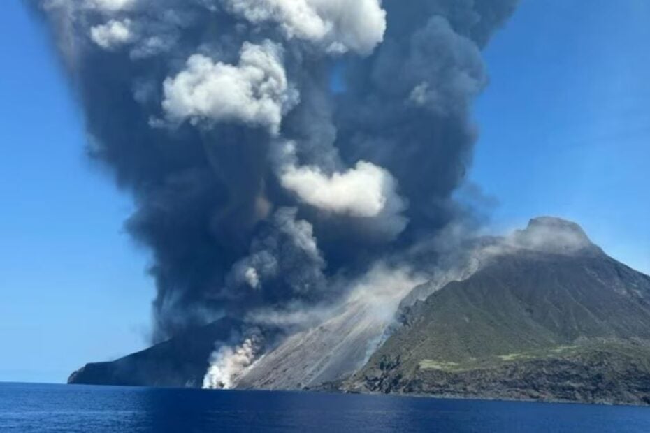 Stromboli esplosione oggi