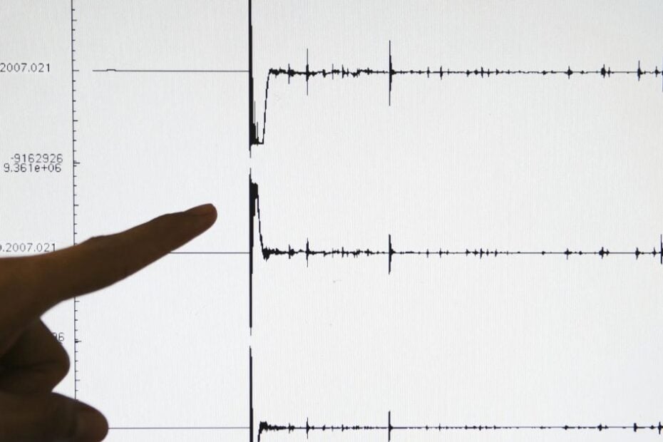 terremoto campi flegrei oggi