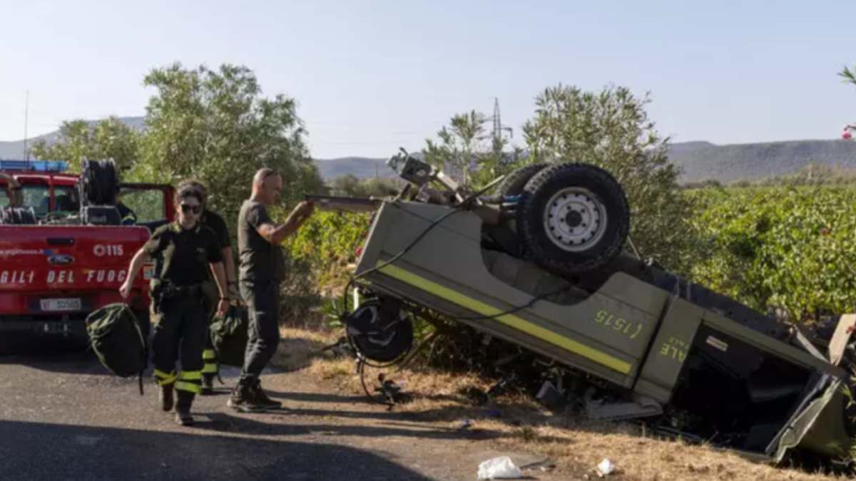 fuoristrada sbanda e si ribalta