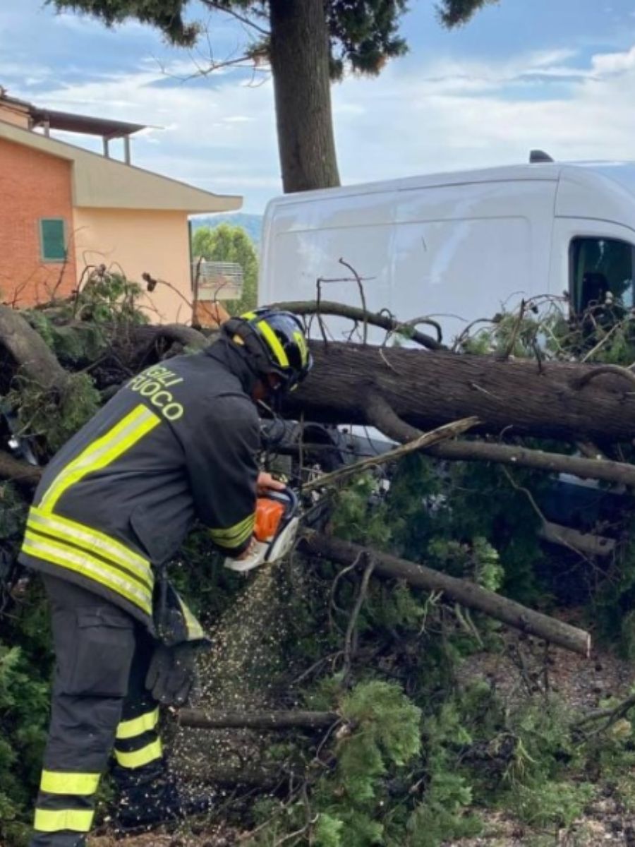 Maltempo in Toscana: allagamenti, fulmini e danni in tutta la regione