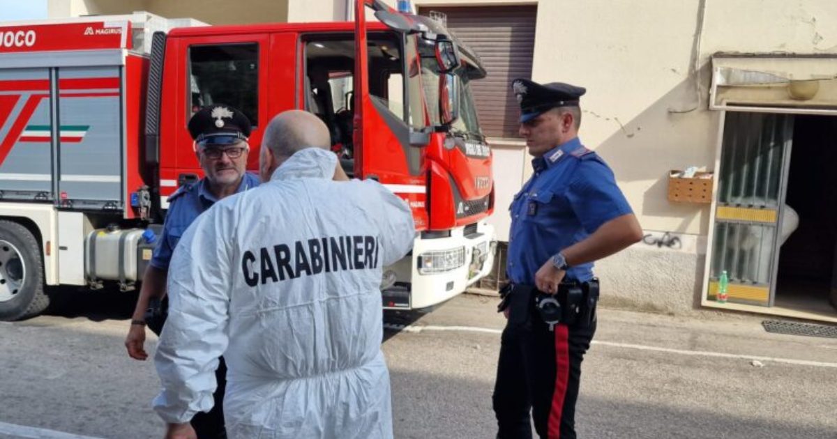 morta in casa avvolta nelle saponette