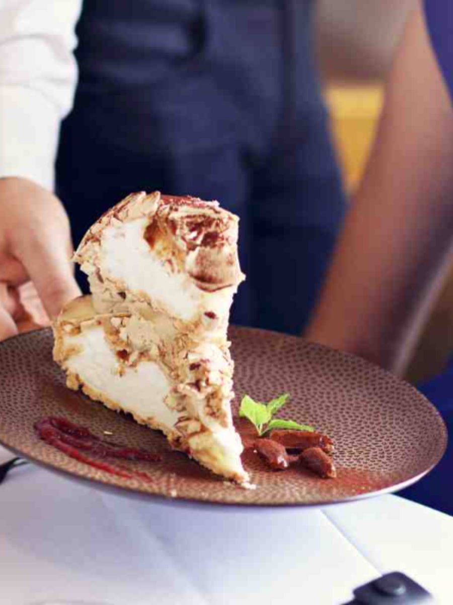 Arezzo, scontrino folle al ristorante: quanto chiedono per il taglio della torta