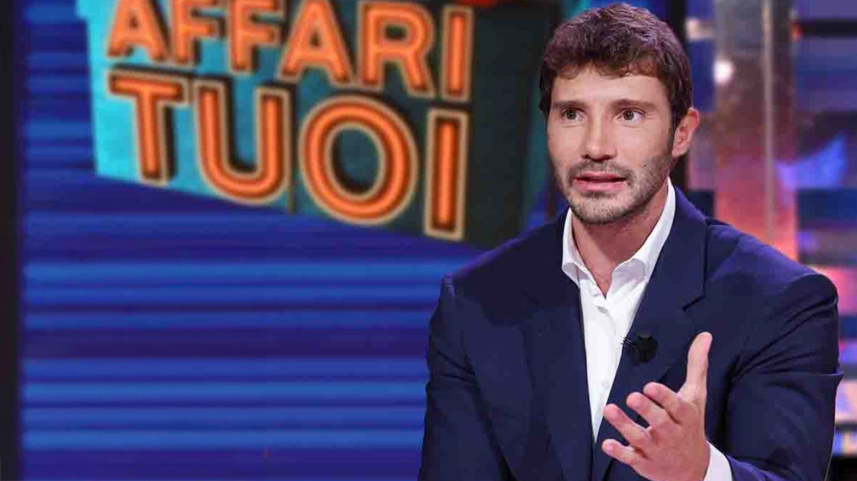 Stefano De Martino, conduttore di Affari tuoi