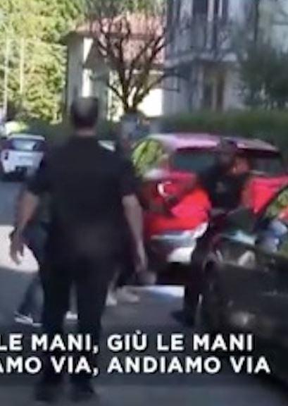 Servizio di Fuori dal coro, troupe aggredita