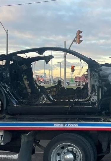 Tesla prende fuoco, 4 ragazzi morti tra le fiamme a Toronto in Canada