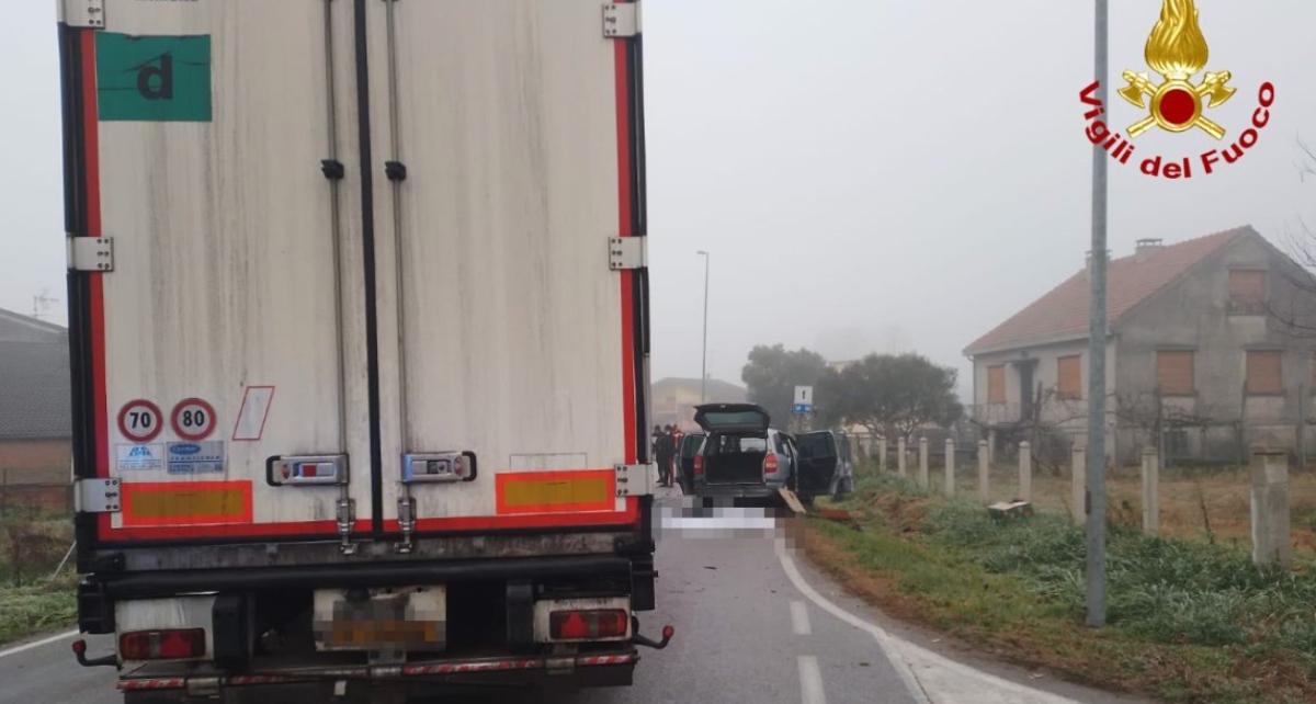 Tragico frontale tra auto e camion, perde la vita il noto ristoratore