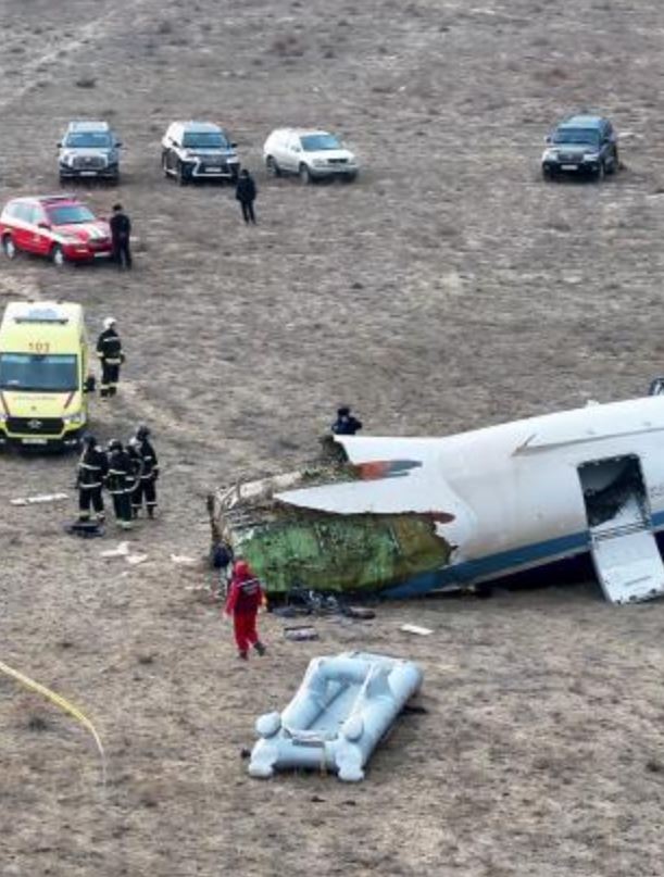 Aereo precipitato in Kazakistan, quali sono le cause? L'ipotesi sul missile russo