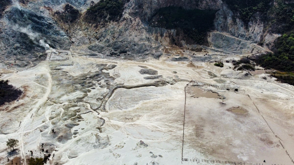 Campi Flegrei, emerge una nuova scoperta: cosa si nasconde al di sotto